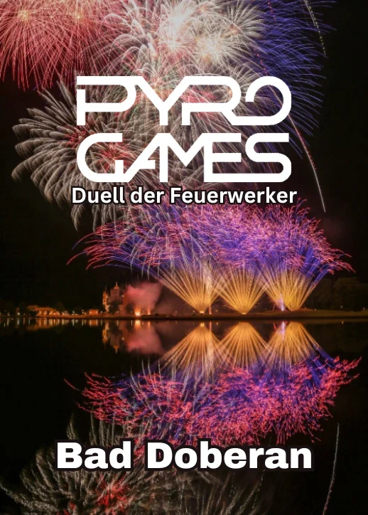 Pyrogames 2025 in Bad Doberan mit einer beeindruckenden Lichtinstallation und fröhlicher Stimmung.